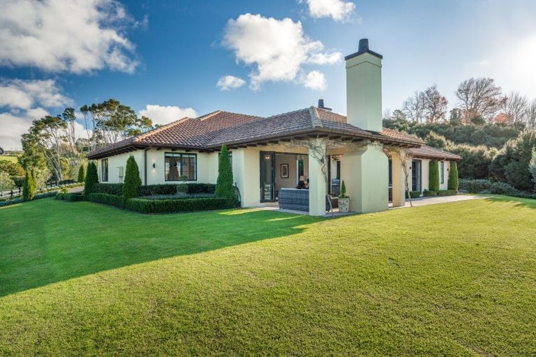 Photo of property in 61a Whitford Park Road, Whitford, Manurewa, 2576