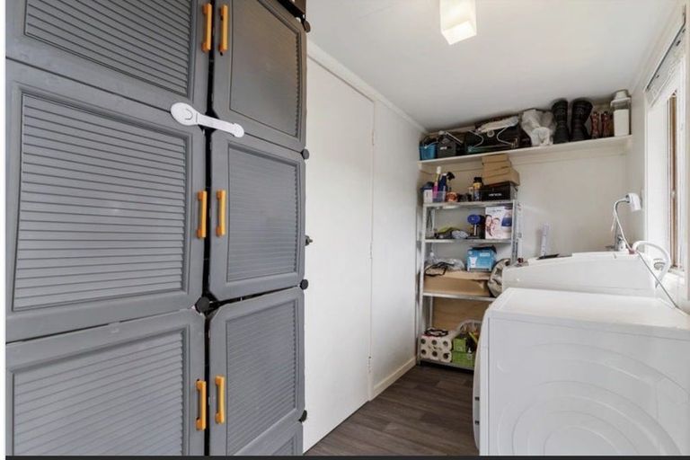 Photo of property in 2/7 Frank Evans Place, Henderson, Auckland, 0610