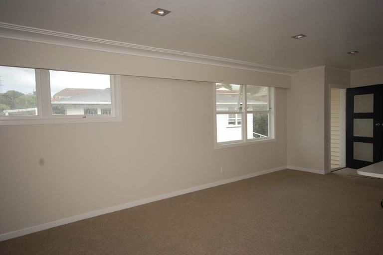 Photo of property in 100 Oakdale Road, Mount Roskill, Auckland, 1041