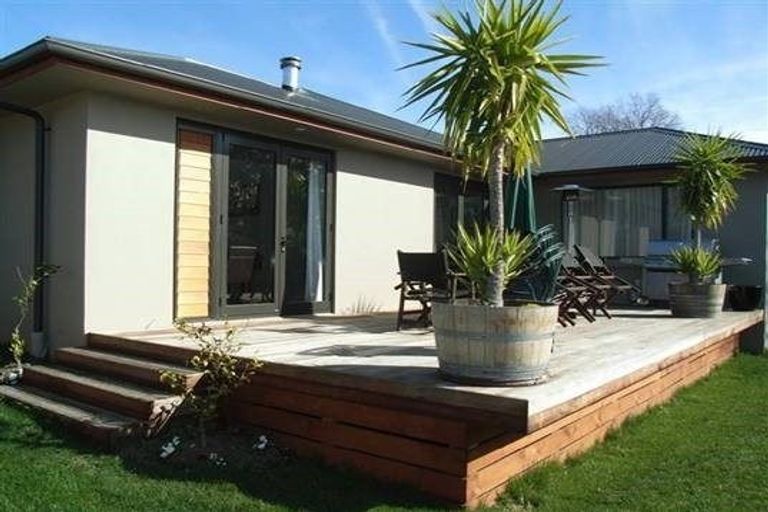 Photo of property in 9a Gillean Street, Havelock North, 4130