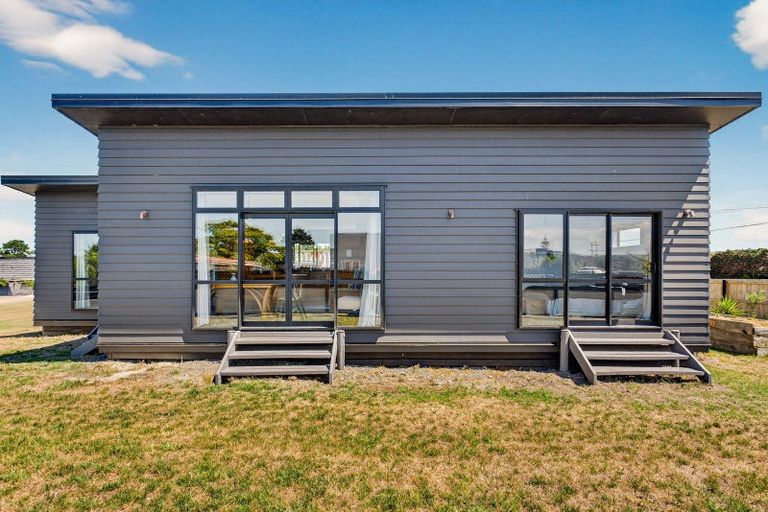 Photo of property in 414 Main Road North, Bay View, Napier, 4104