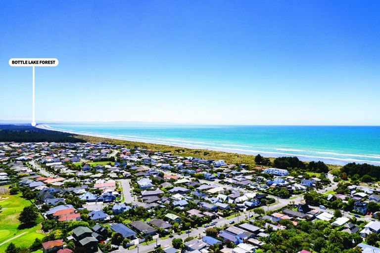 Photo of property in 22 Larnach Street, Waimairi Beach, Christchurch, 8083