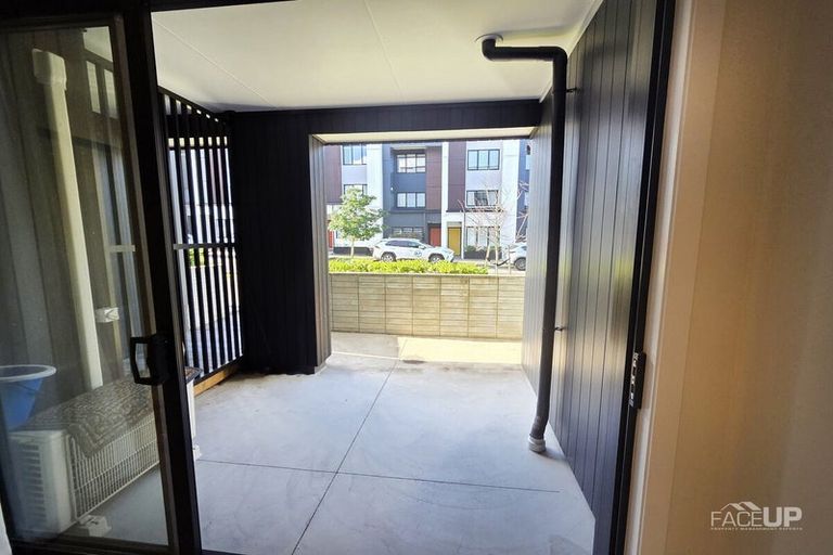 Photo of property in 39 Rangihina Road, Hobsonville, Auckland, 0616