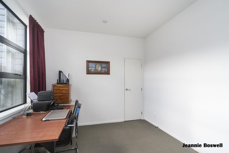 Photo of property in 105 Cashmere Drive, Fitzherbert, Palmerston North, 4410