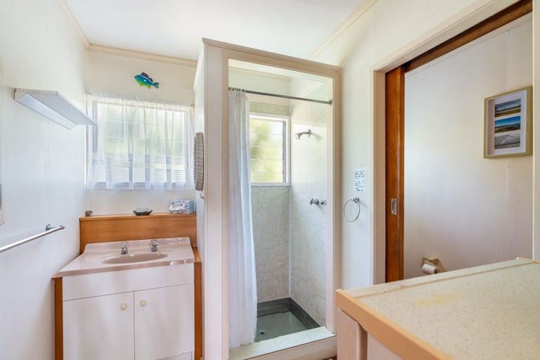 Photo of property in 233 Oakura Road, Oakura, Hikurangi, 0184