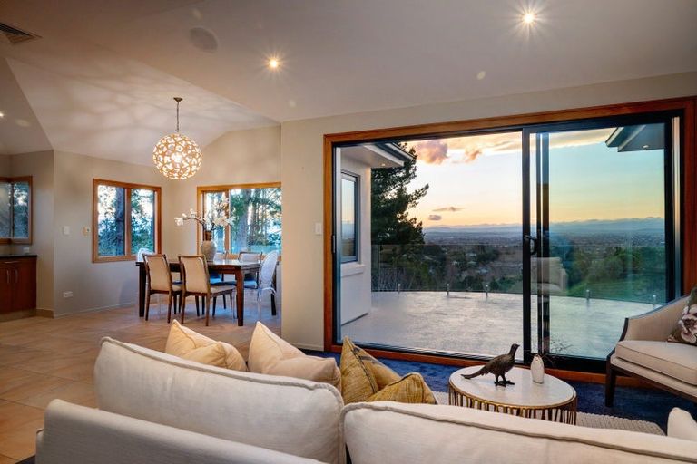 Photo of property in 6 Hikanui Place, Havelock North, 4130