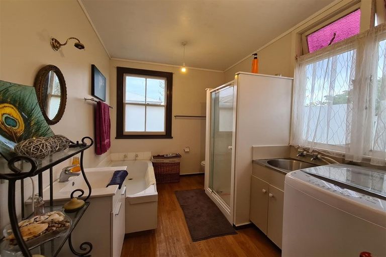 Photo of property in 9 Latham Street, Napier South, Napier, 4110