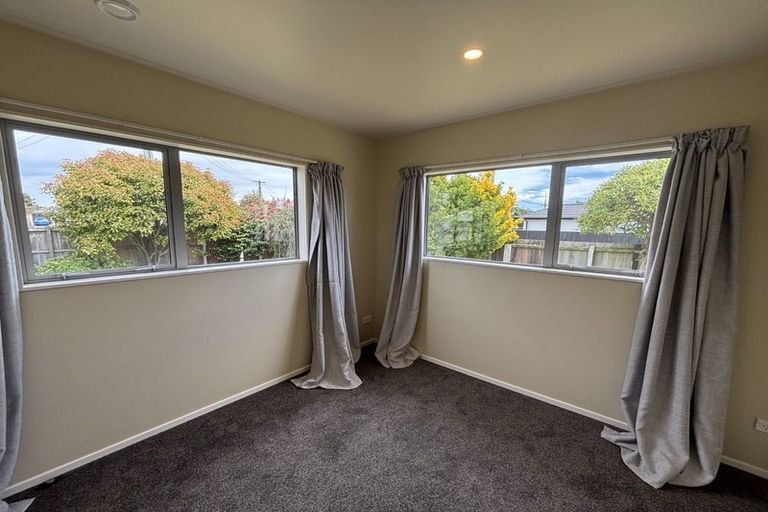 Photo of property in 1/2 Wildwood Avenue, Wainoni, Christchurch, 8061