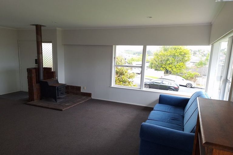 Photo of property in 2 Anne Road, Hillcrest, Auckland, 0627