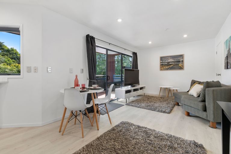 Photo of property in 13/3 The Avenue, Albany, Auckland, 0632