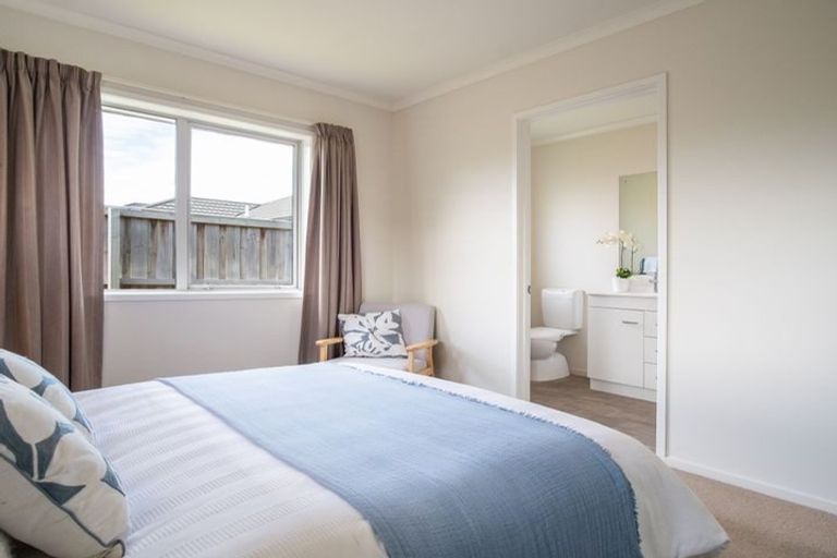 Photo of property in 21 Faringdon Boulevard, Rolleston, 7615