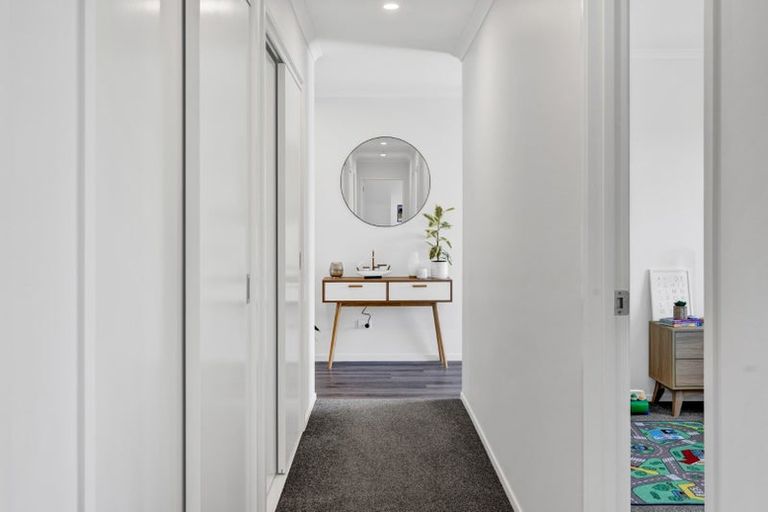 Photo of property in 18 Piharau Crescent, Hurdon, New Plymouth, 4310