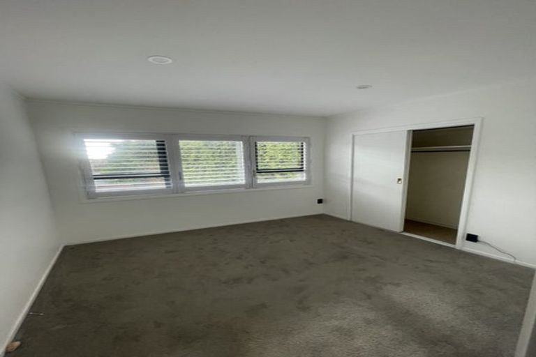 Photo of property in 58 Beechdale Crescent, Pakuranga Heights, Auckland, 2010