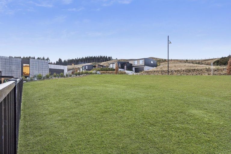 Photo of property in 3 Akitu Rise, Wanaka, 9305