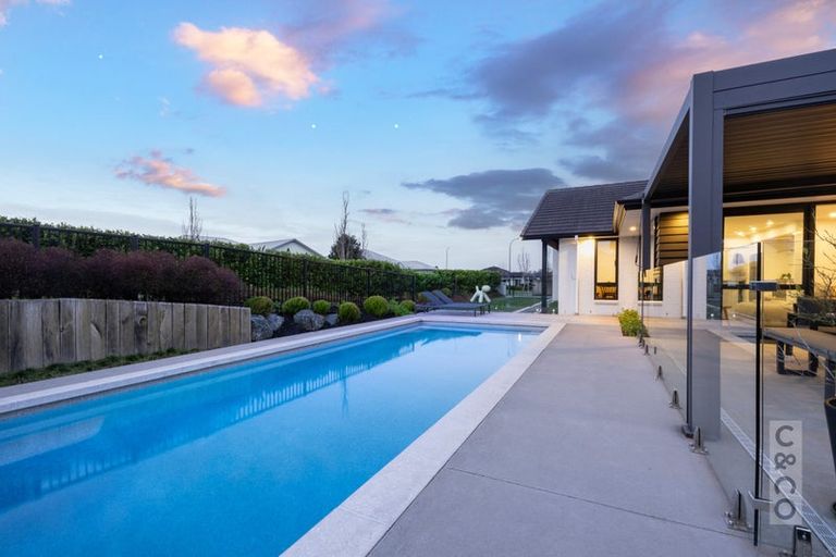 Photo of property in 19 Pohutukawa Parade, Riverhead, 0820