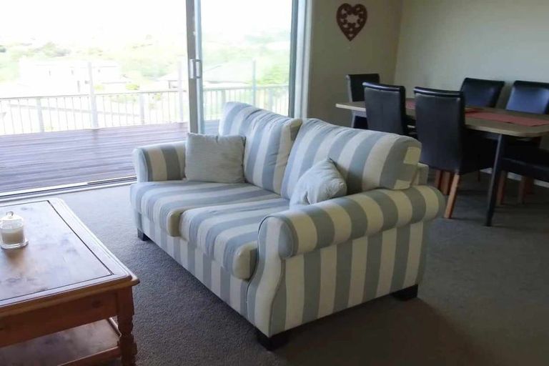 Photo of property in 12 Kahurangi Heights, Aotea, Porirua, 5024