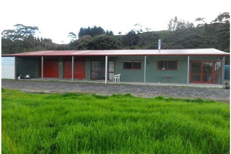 Photo of property in 33 Monk Road, South Head, Helensville, 0874