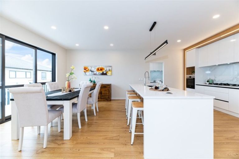 Photo of property in 25 Craigs Way, Hobsonville, Auckland, 0616