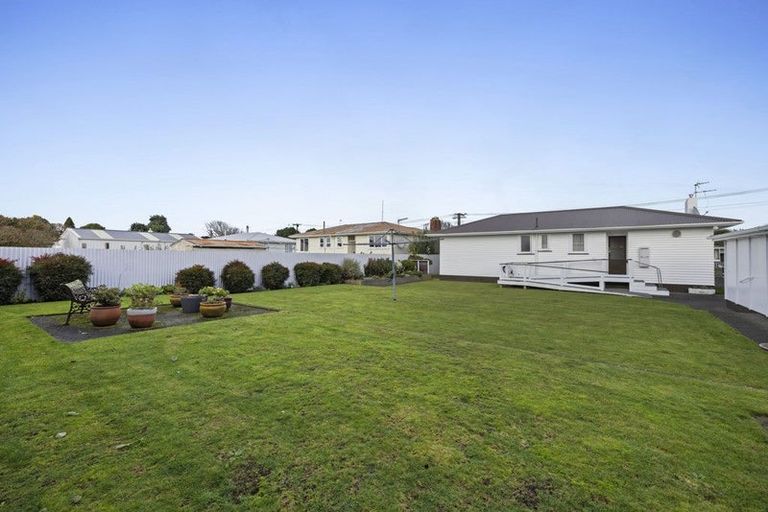 Photo of property in 42 Reid Avenue, Hawera, 4610