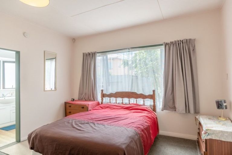 Photo of property in 3 Toru Road, Paraparaumu Beach, Paraparaumu, 5032