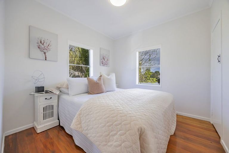 Photo of property in 21 View Road, Glenfield, Auckland, 0627