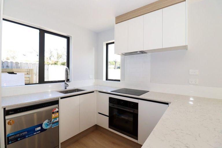 Photo of property in 4f Blue Gum Rise, Sunnyhills, Auckland, 2010