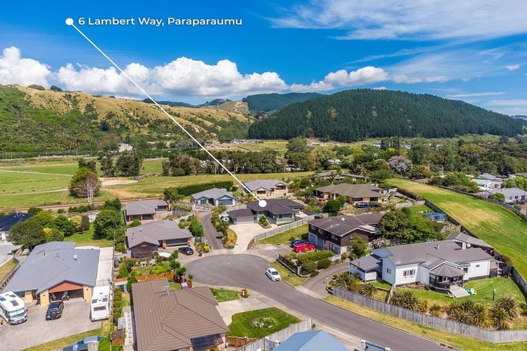 Photo of property in 6 Lambert Way, Paraparaumu, 5032