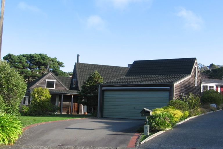 Photo of property in 33 Caesars Place, Churton Park, Wellington, 6037