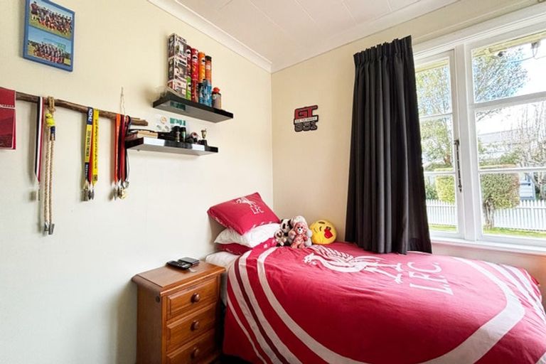 Photo of property in 2 Cole Grove, Wallaceville, Upper Hutt, 5018