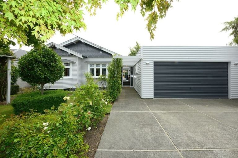 Photo of property in 11 Stenness Avenue, Somerfield, Christchurch, 8024