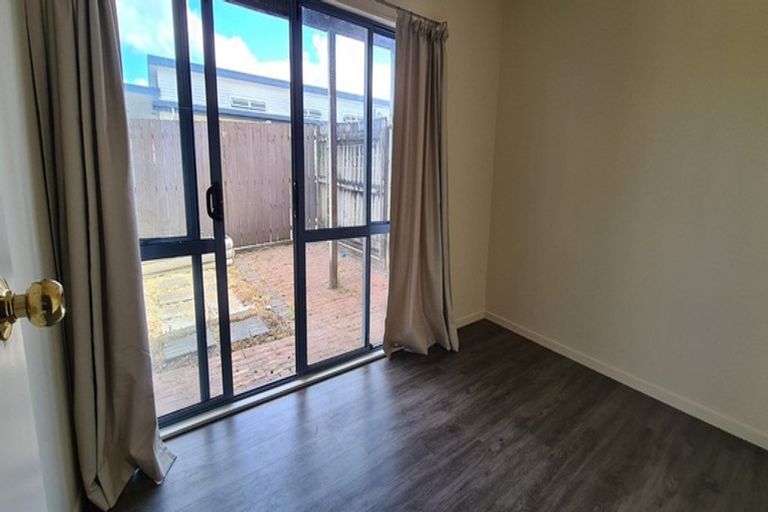 Photo of property in Lakeview Terrace, 20/14 Ambrico Place, New Lynn, Auckland, 0600