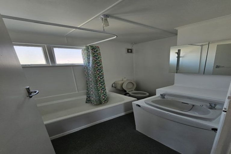 Photo of property in 6 Roxburgh Grove, Petone, Lower Hutt, 5012