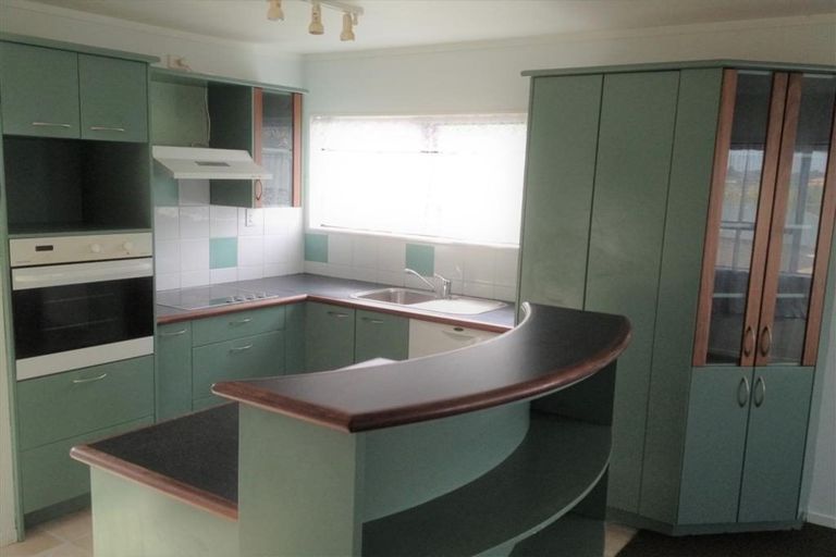 Photo of property in 10 Flamingo Court, Goodwood Heights, Auckland, 2105