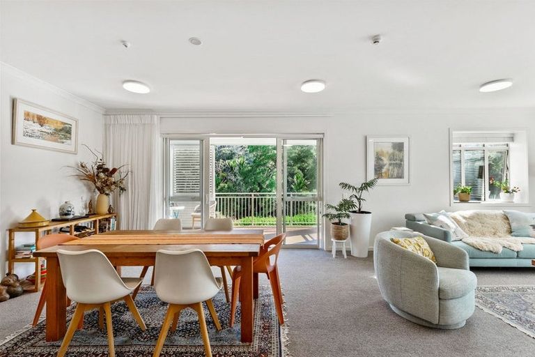 Photo of property in 90 Eaves Bush Parade, Orewa, 0931
