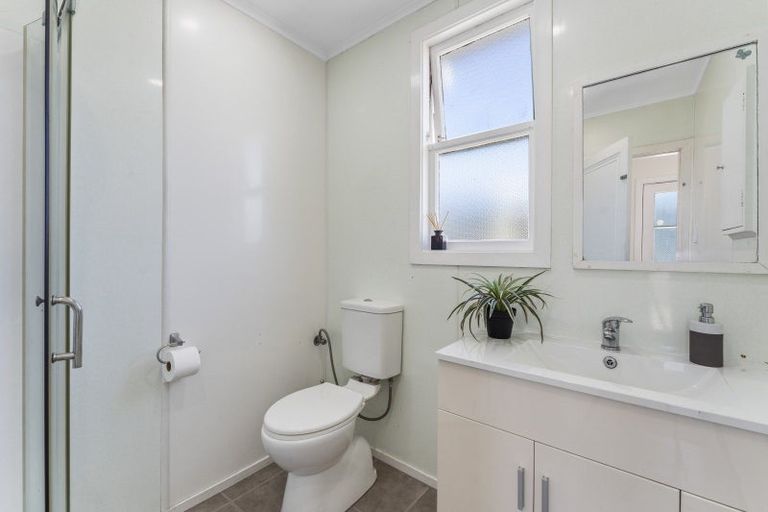 Photo of property in 10 Robert Mckeen Street, Otaki Beach, Otaki, 5512