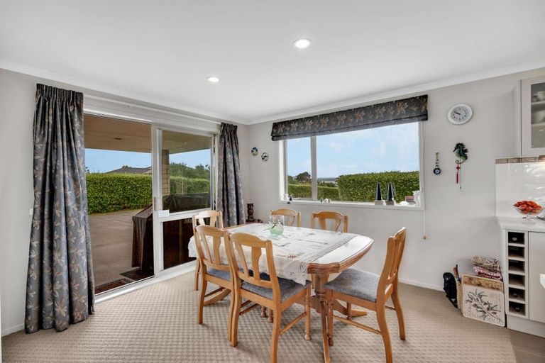 Photo of property in 12 Omana Avenue, Shelly Beach, Helensville, 0874