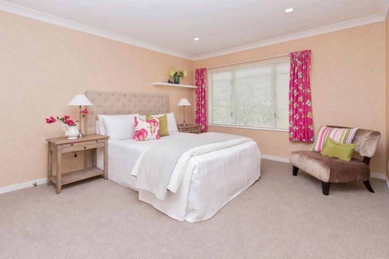 Photo of property in 13 Haven Crest, Somerville, Auckland, 2014