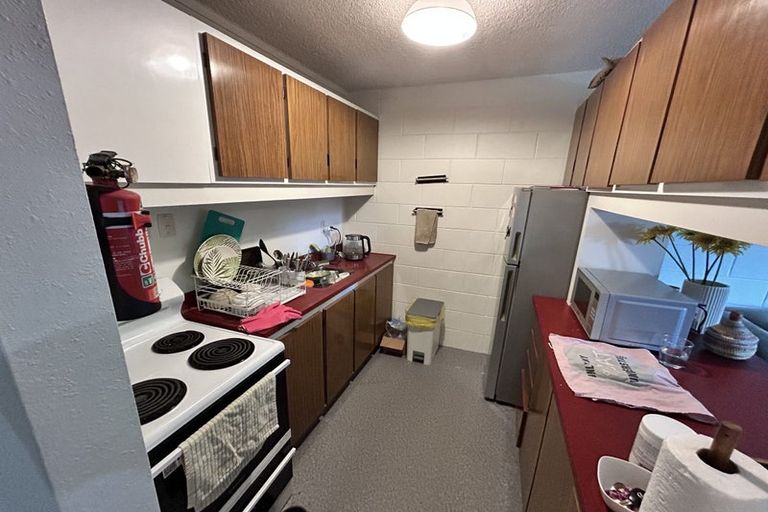 Photo of property in 2/219 Grant Road, Thorndon, Wellington, 6011