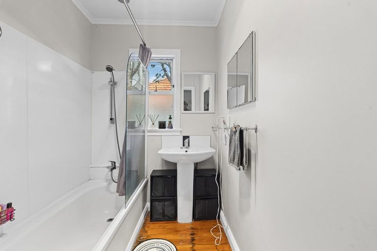 Photo of property in 417 Carrington Street, Upper Vogeltown, New Plymouth, 4310