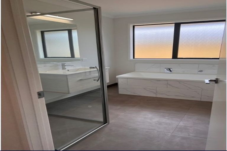 Photo of property in 11 Te Paea Avenue, Karaka, 2124