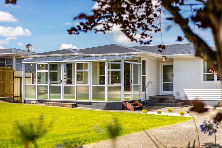 Photo of property in 10 Mimihau Grove, Wainuiomata, Lower Hutt, 5014