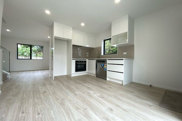 Photo of property in 16b Cardiff Road, Pakuranga, Auckland, 2010
