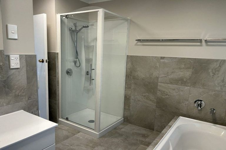 Photo of property in 222a Grove Road, Mayfair, Hastings, 4122