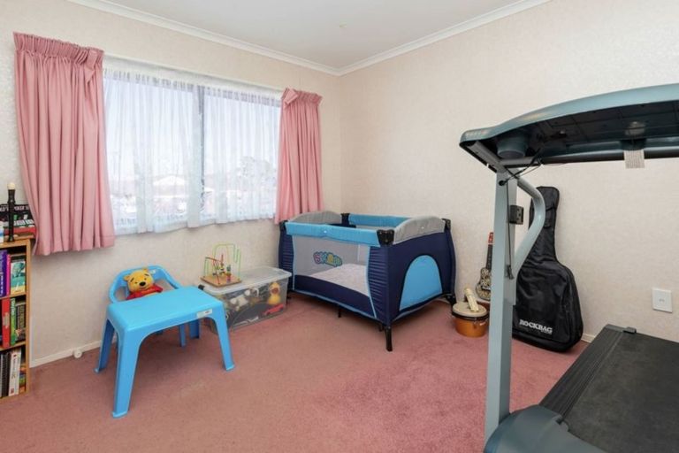 Photo of property in 2 Ballycullanie Place, Dannemora, Auckland, 2016