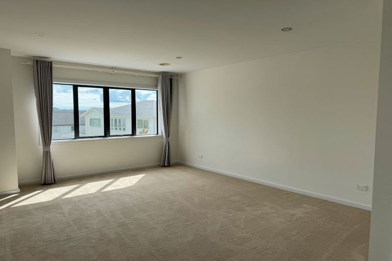 Photo of property in 77 Masons Road, Oteha, Auckland, 0632