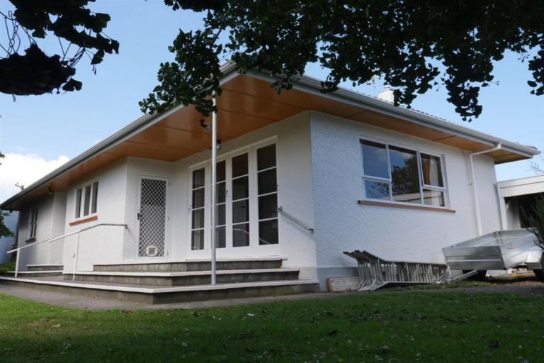 Photo of property in 51 Union Street, Hawera, 4610