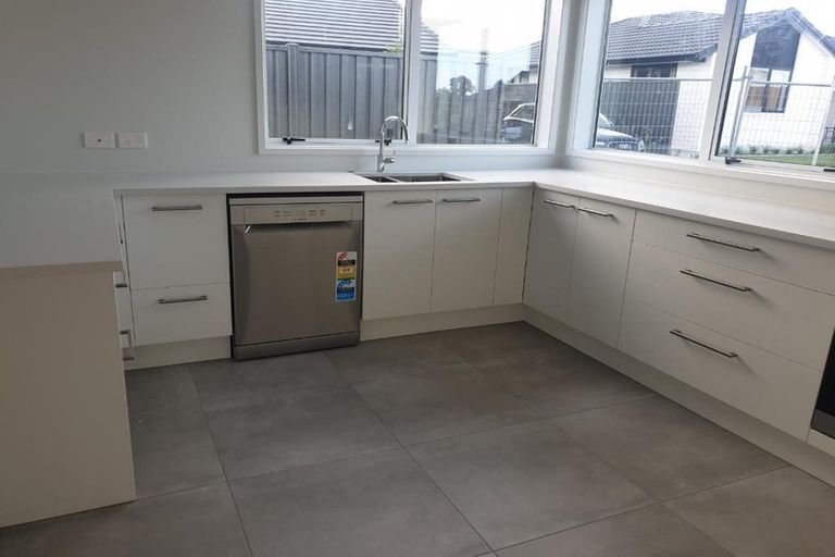 Photo of property in 18 Raynor Crescent, Pyes Pa, Tauranga, 3112