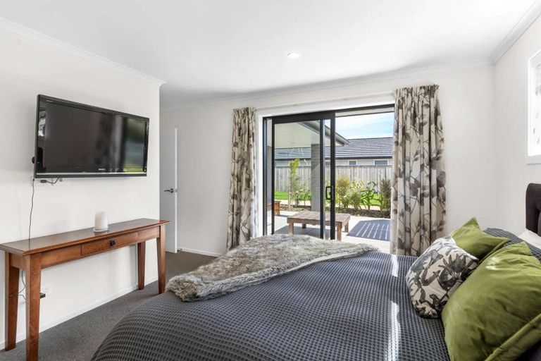 Photo of property in 68 Feist Street, Carterton, 5713