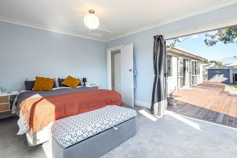 Photo of property in 16 Hardie Grove, Featherston, 5710