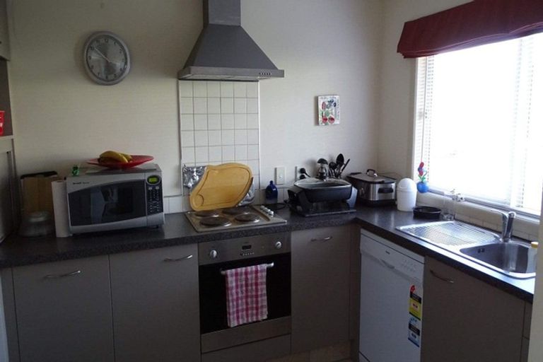 Photo of property in 24 Reeve Street, Levin, 5510